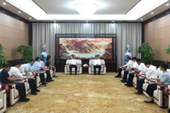 支现伟与北京大学校长龚旗煌一行座谈交流