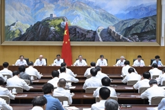 李强主持召开国务院第九次全体会议强调：巩固拓展经济回升向好势头 努力完成全年经济社会发展目标任务