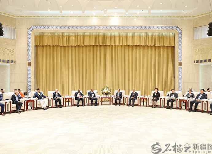 陈小江艾尔肯·吐尼亚孜会见出席2025年国际议员友好交流论坛中外嘉宾