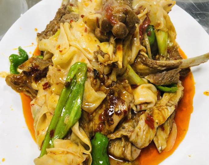 裕民县特色美食——羊肉焖饼