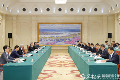 陈小江艾尔肯·吐尼亚孜会见淡马锡公司董事长林文兴和候任董事长张志贤