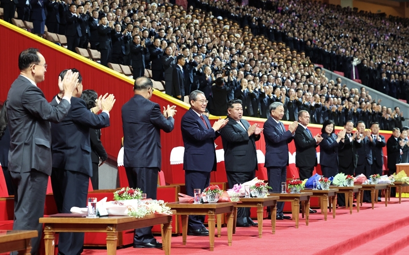 李强出席朝鲜劳动党建党80周年庆祝活动XxjpsgC000019_20251011_PEPFN0A001.JPG