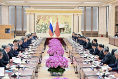 丁薛祥同俄罗斯第一副总理曼图罗夫共同主持中俄投资合作委员会第十二次会议