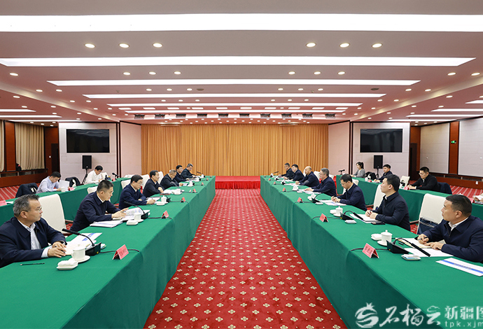 陈小江艾尔肯·吐尼亚孜会见中煤能源集团董事长王树东