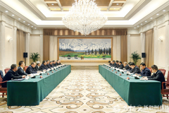 陈小江艾尔肯·吐尼亚孜会见中国中铁股份有限公司董事长陈文健