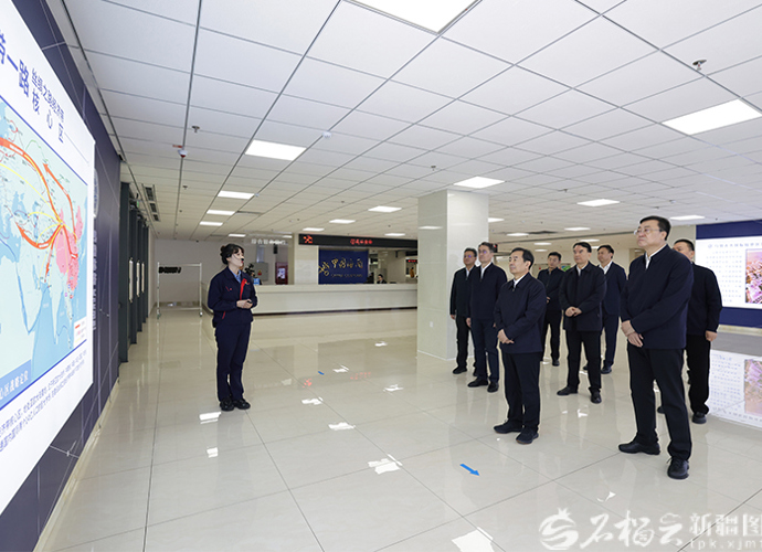 陈小江在乌鲁木齐调研