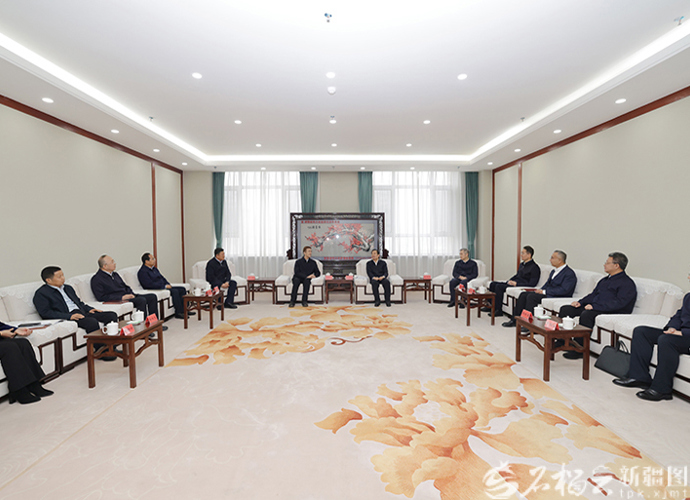 陈小江在新疆医科大学调研并看望新当选院士