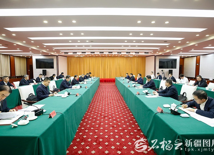 陈小江艾尔肯·吐尼亚孜会见中国海油董事长张传江