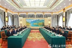 陈小江艾尔肯·吐尼亚孜会见华润集团董事长王祥明总经理王崔军