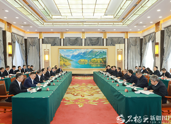 陈小江艾尔肯·吐尼亚孜会见华润集团董事长王祥明总经理王崔军