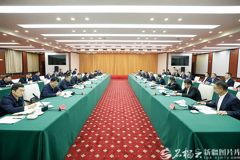 陈小江艾尔肯·吐尼亚孜会见中建集团董事长郑学选总经理文兵