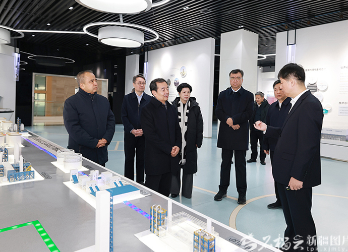 陈小江艾尔肯·吐尼亚孜深入准东经济技术开发区调研