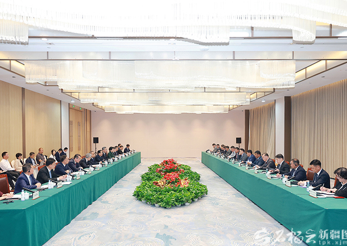 陈小江艾尔肯·吐尼亚孜会见蒙古国副总理诺木泰巴亚尔