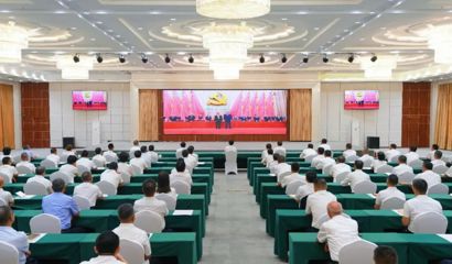 地区领导收看庆祝中国共产党成立105周年大会直播