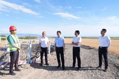 支现伟在额敏县、塔城市调研时强调  统筹用好各类资金  攻坚项目提速建设  为建设“区强民富”美丽塔城注入强劲动能
