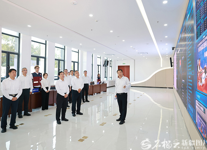陈小江艾尔肯·吐尼亚孜在自治区卫生健康委调研座谈