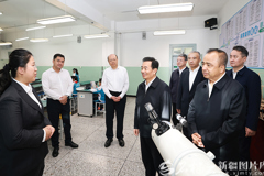 陈小江艾尔肯·吐尼亚孜调研全区教育工作并看望慰问各族教师