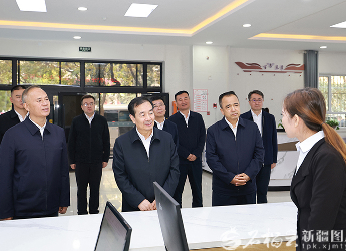 陈小江艾尔肯·吐尼亚孜深入库车市慰问调研